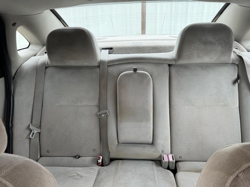 Chevrolet Impala Vehicle Full-screen Gallery Image 09
