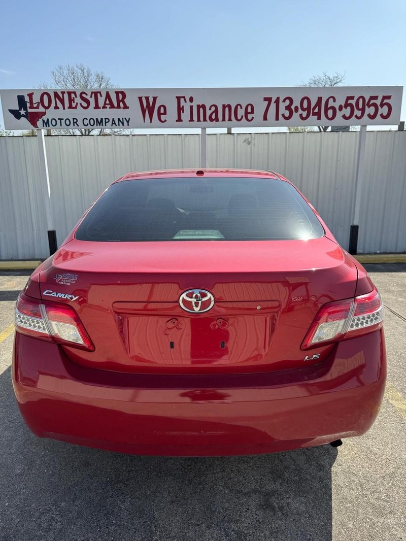 Toyota Camry Vehicle Full-screen Gallery Image 04