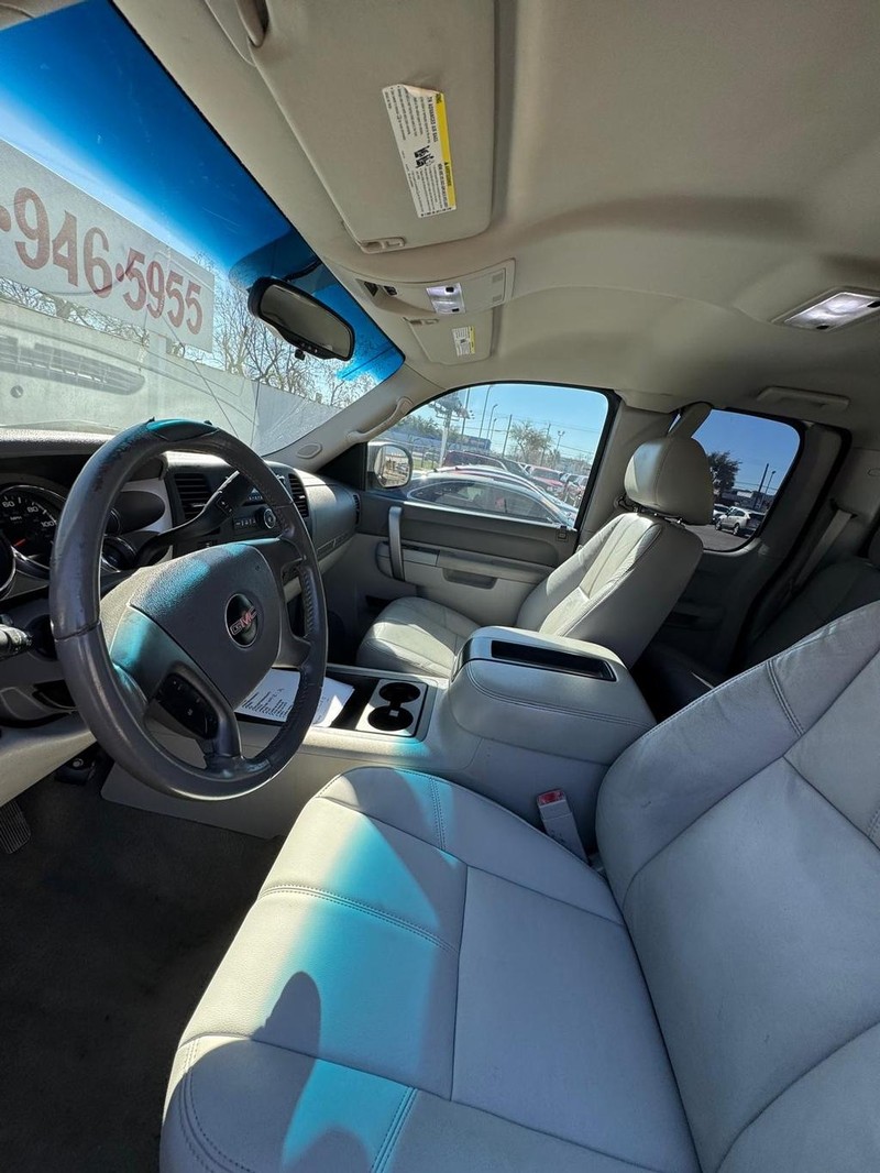 GMC Sierra 1500 Vehicle Full-screen Gallery Image 09