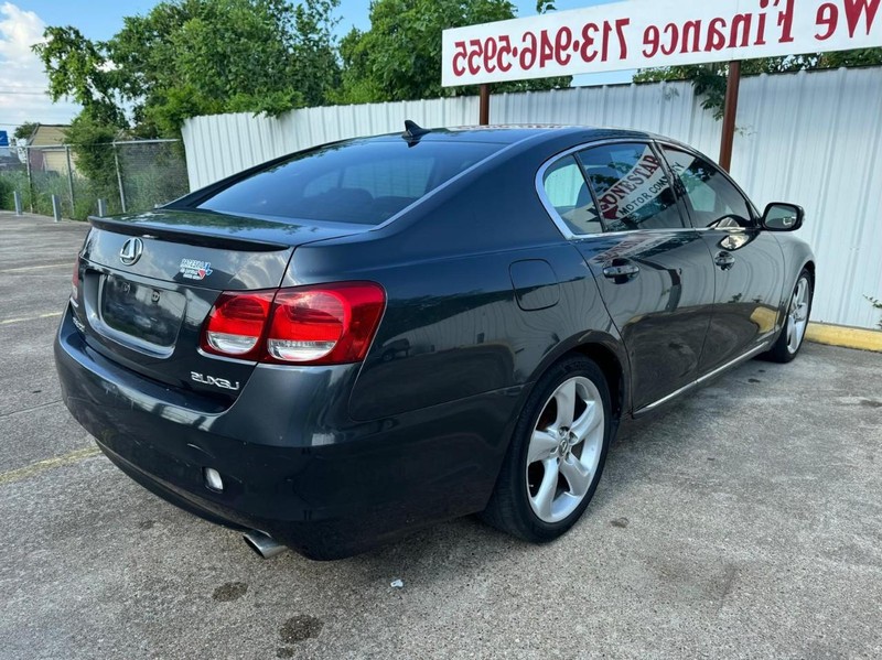 Lexus GS 350 Vehicle Full-screen Gallery Image 05