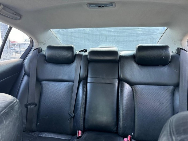 Lexus GS 350 Vehicle Full-screen Gallery Image 09