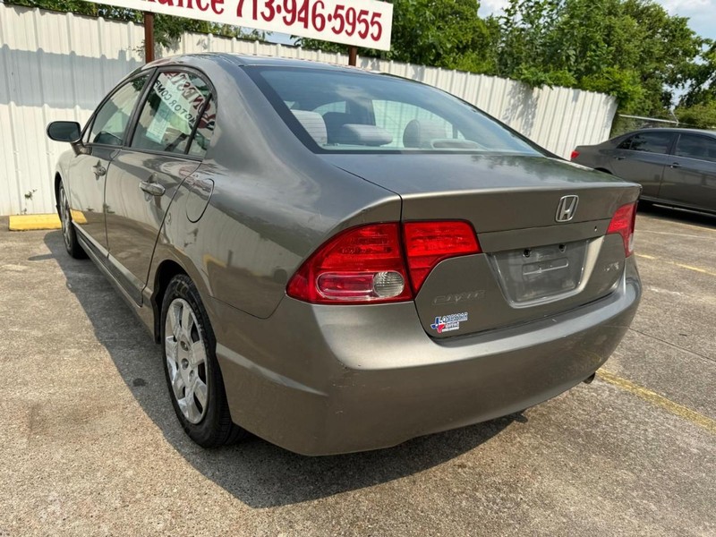 Honda Civic Sedan Vehicle Full-screen Gallery Image 06