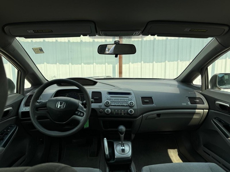 Honda Civic Sedan Vehicle Full-screen Gallery Image 09