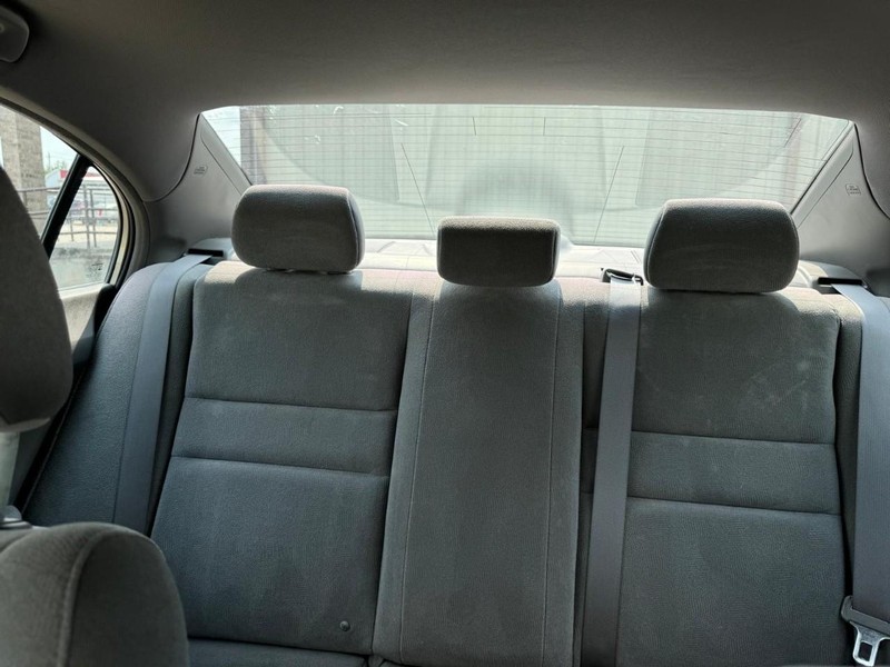 Honda Civic Sedan Vehicle Full-screen Gallery Image 10