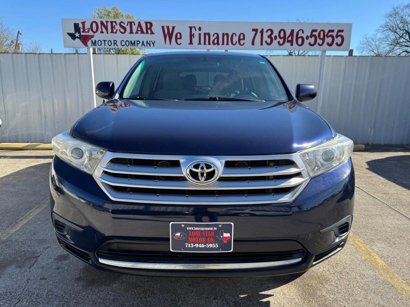 Toyota Highlander Vehicle Full-screen Gallery Image 03