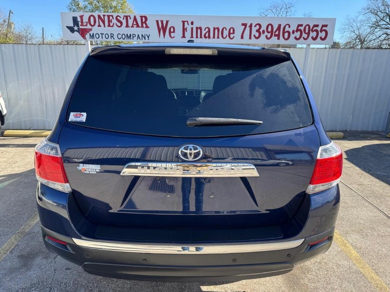 Toyota Highlander Vehicle Full-screen Gallery Image 04