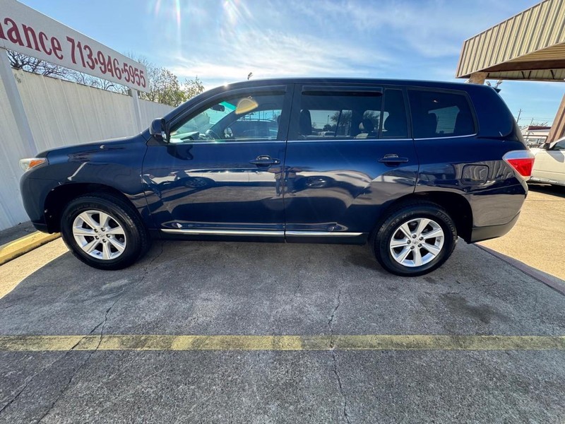 Toyota Highlander Vehicle Full-screen Gallery Image 07