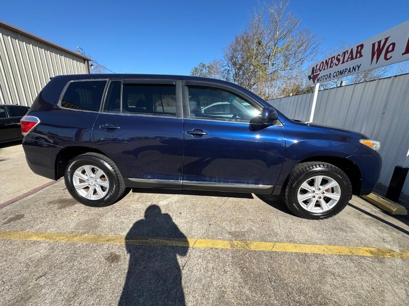 Toyota Highlander Vehicle Full-screen Gallery Image 08