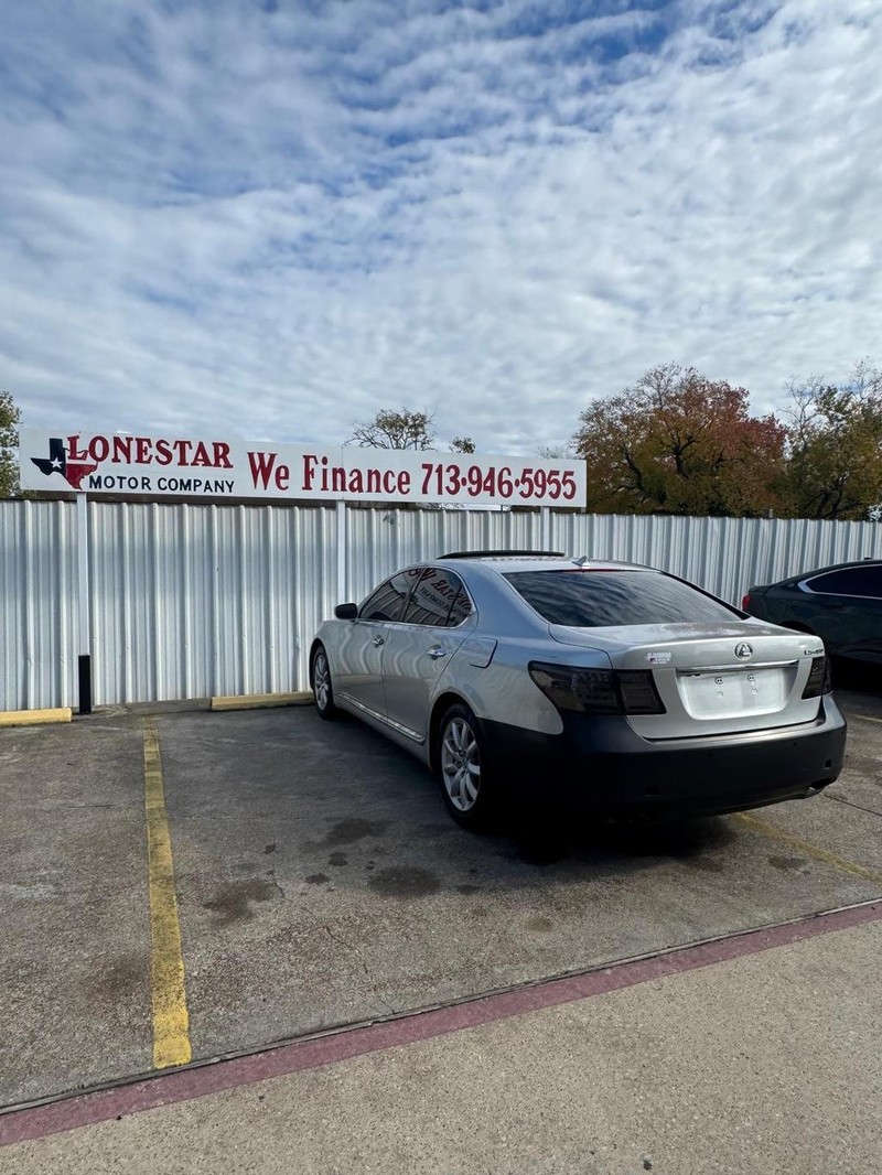 Lexus LS 460 Vehicle Full-screen Gallery Image 05