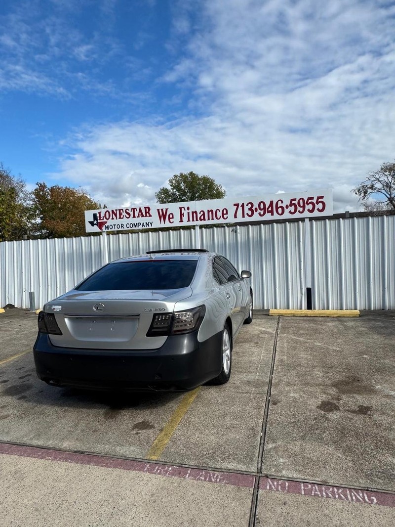 Lexus LS 460 Vehicle Full-screen Gallery Image 06