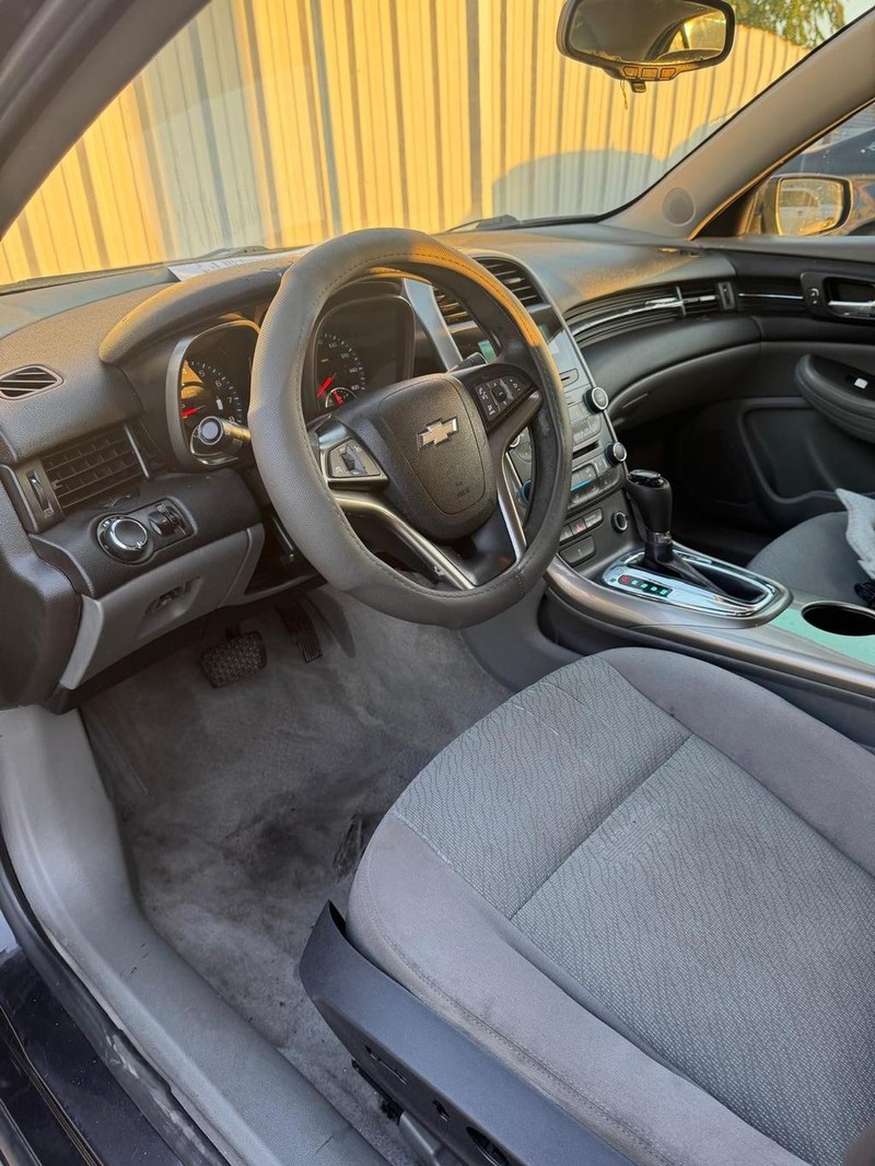 Chevrolet Malibu Vehicle Full-screen Gallery Image 09