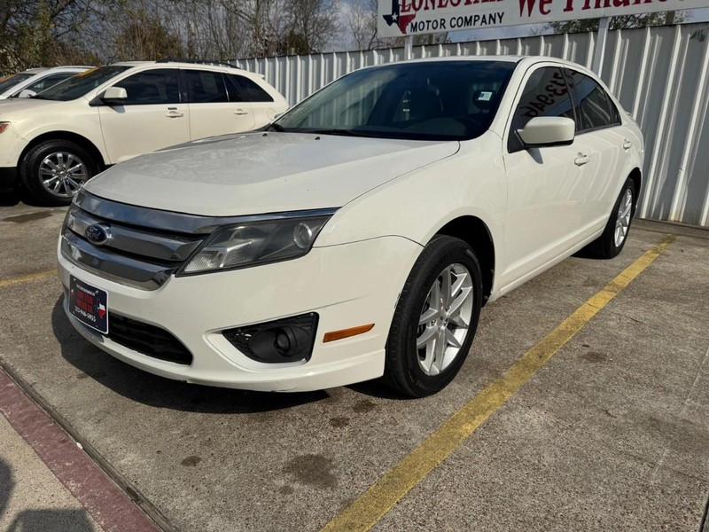 Ford Fusion Vehicle Full-screen Gallery Image 02