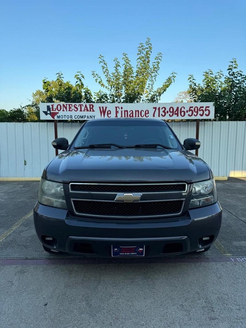 Chevrolet Tahoe Vehicle Full-screen Gallery Image 03