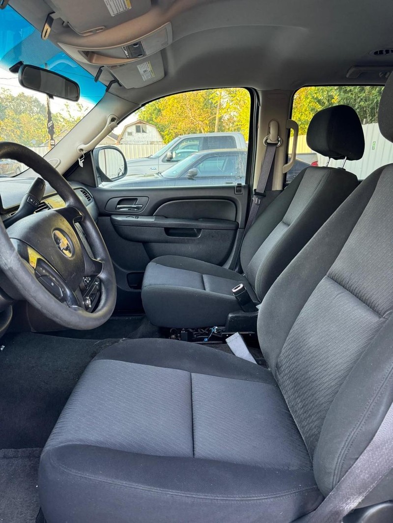 Chevrolet Tahoe Vehicle Full-screen Gallery Image 08