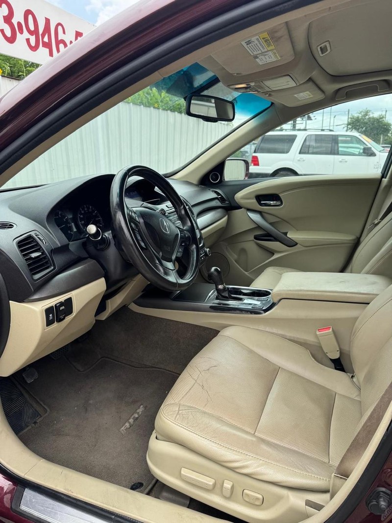 Acura RDX Vehicle Full-screen Gallery Image 08