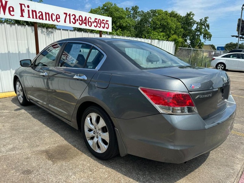 Honda Accord Sedan Vehicle Full-screen Gallery Image 04