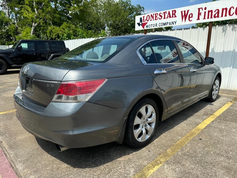 Honda Accord Sedan Vehicle Full-screen Gallery Image 05