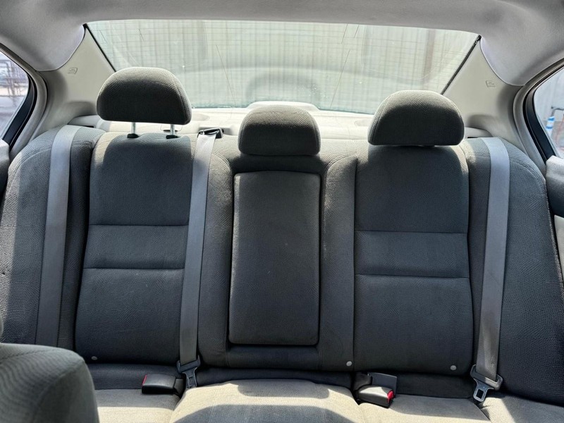 Honda Accord Sedan Vehicle Full-screen Gallery Image 08