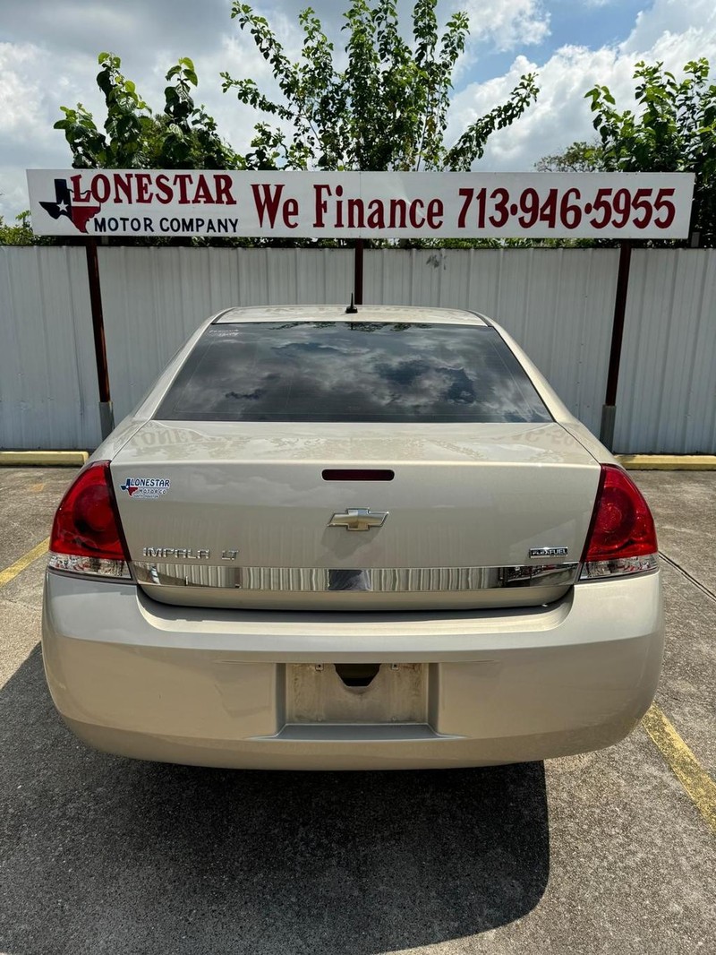 Chevrolet Impala Vehicle Full-screen Gallery Image 04