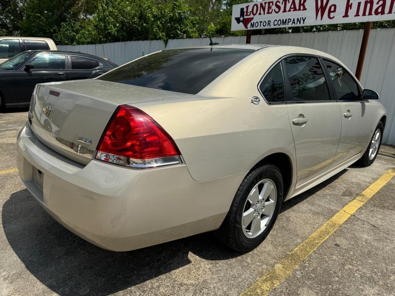 Chevrolet Impala Vehicle Full-screen Gallery Image 05