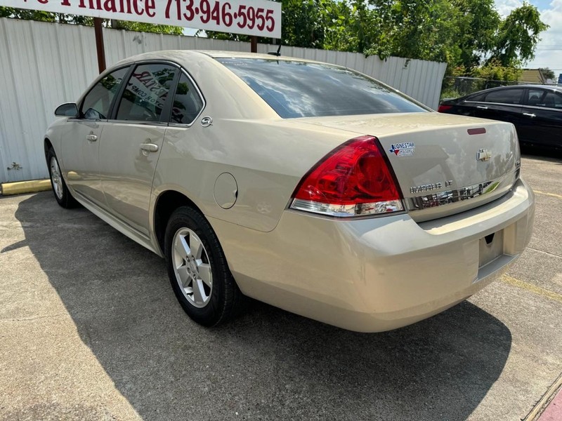 Chevrolet Impala Vehicle Full-screen Gallery Image 06