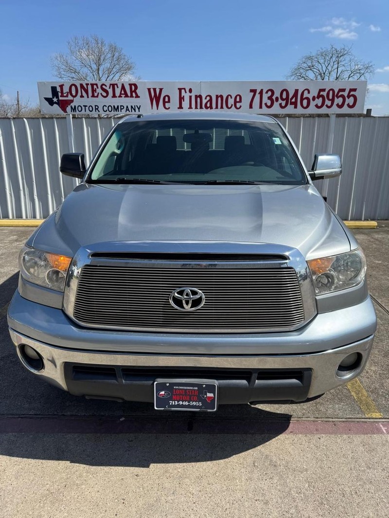 Toyota Tundra 2WD Truck Vehicle Full-screen Gallery Image 03