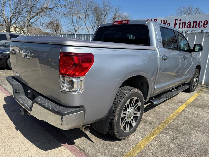 Toyota Tundra 2WD Truck Vehicle Full-screen Gallery Image 05