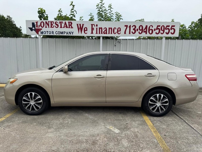 Toyota Camry Vehicle Full-screen Gallery Image 07