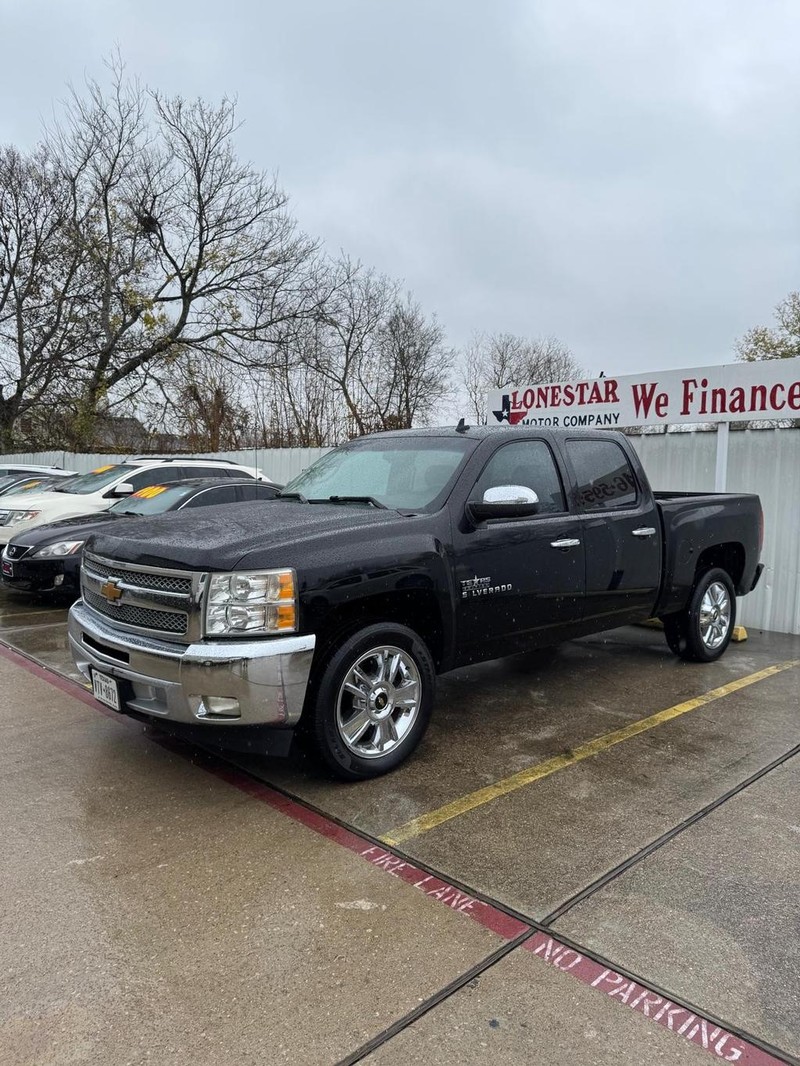 Chevrolet Silverado 1500 Vehicle Full-screen Gallery Image 02