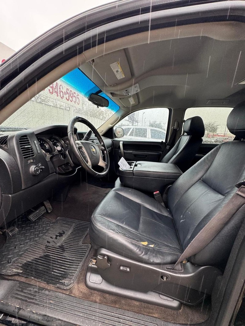 Chevrolet Silverado 1500 Vehicle Full-screen Gallery Image 09