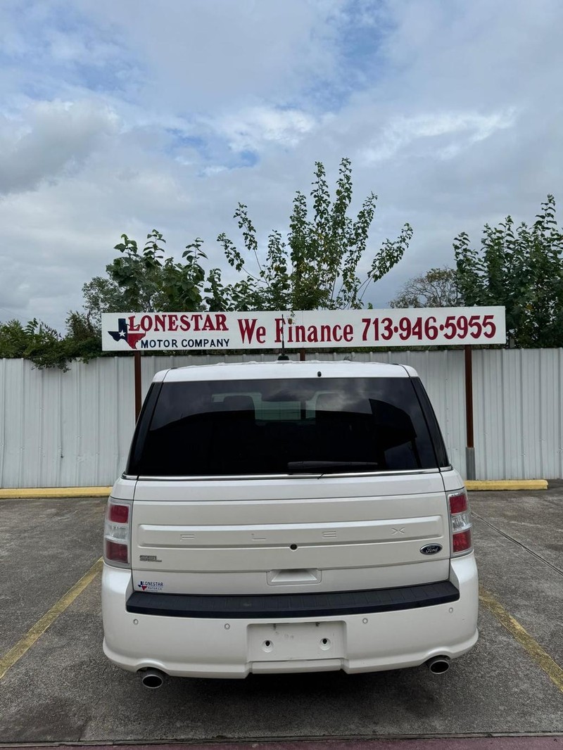 Ford Flex Vehicle Full-screen Gallery Image 04