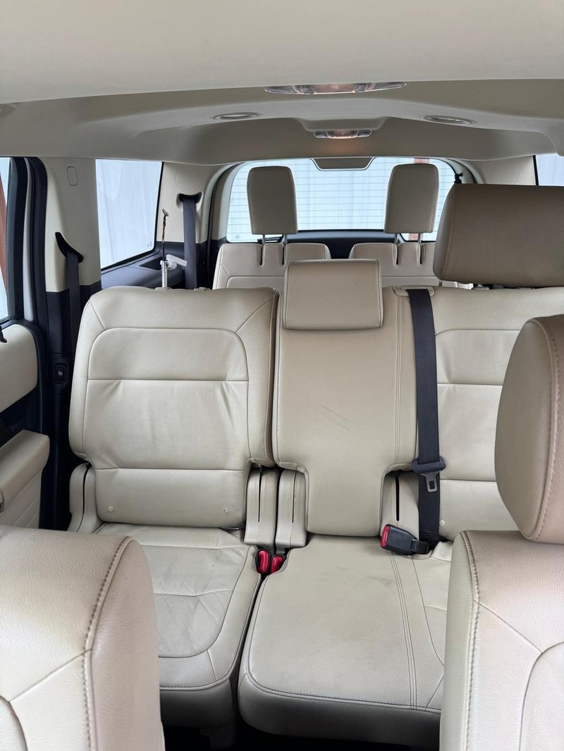 Ford Flex Vehicle Full-screen Gallery Image 10