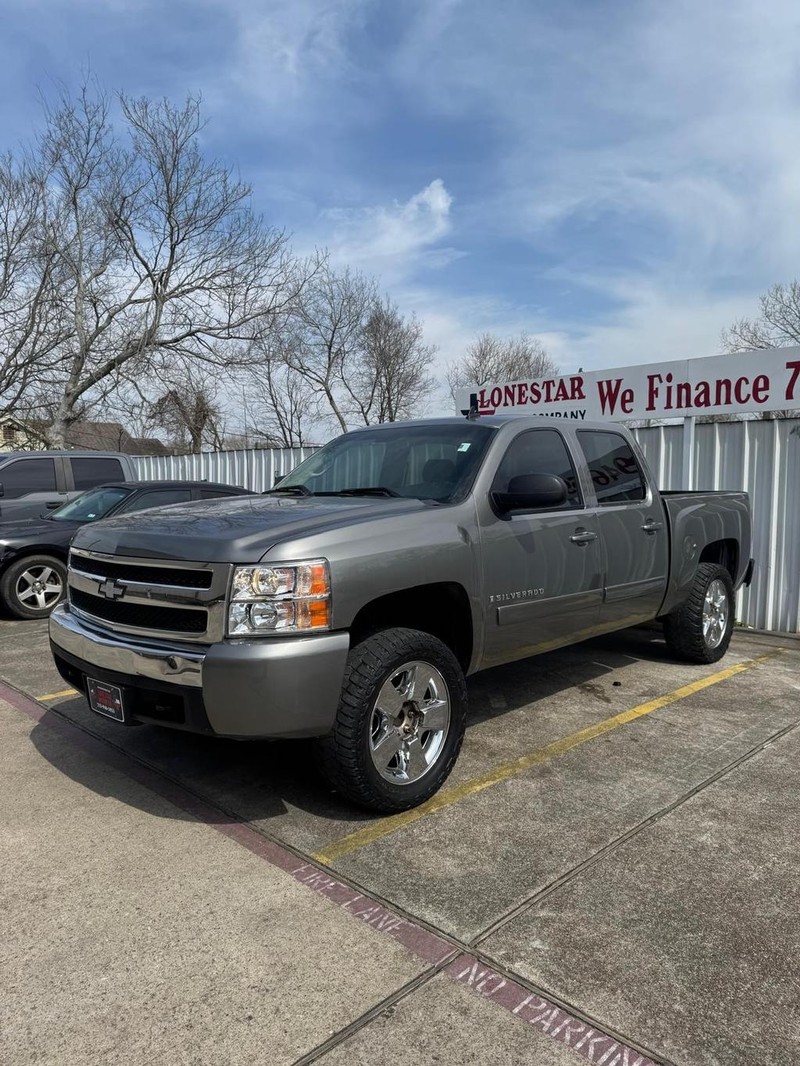 Chevrolet Silverado 1500 Vehicle Full-screen Gallery Image 02