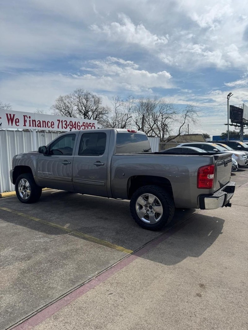 Chevrolet Silverado 1500 Vehicle Full-screen Gallery Image 05