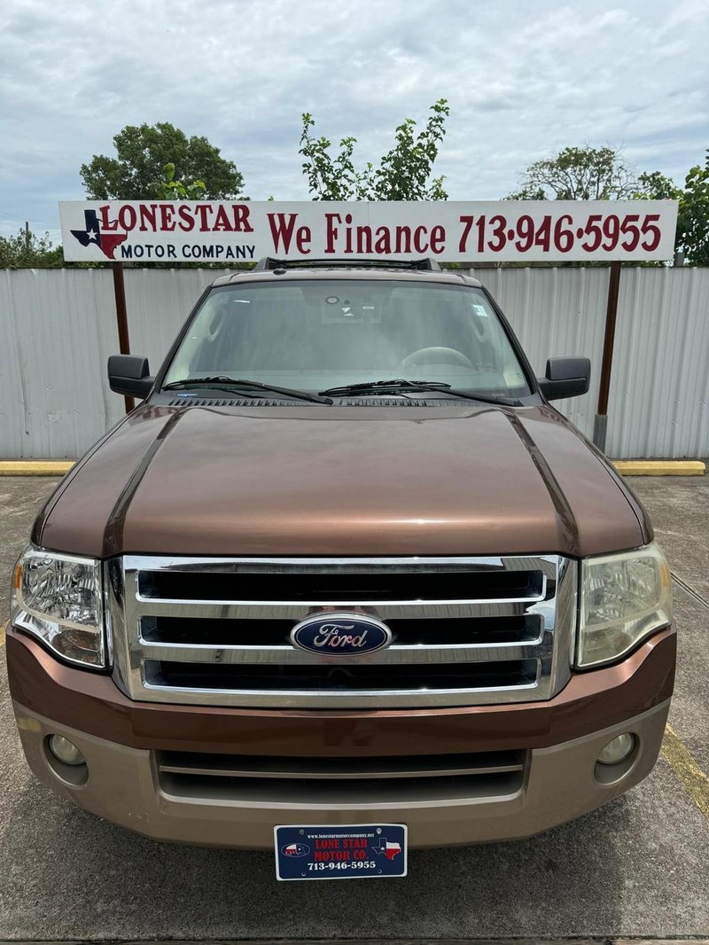 Ford Expedition Vehicle Full-screen Gallery Image 03