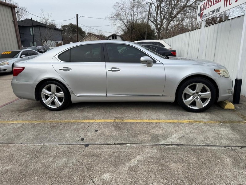 Lexus LS 460 Vehicle Full-screen Gallery Image 08