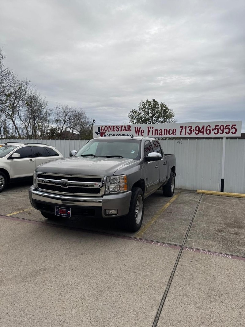 Chevrolet Silverado 1500 Vehicle Full-screen Gallery Image 02