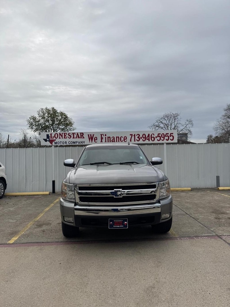 Chevrolet Silverado 1500 Vehicle Full-screen Gallery Image 03