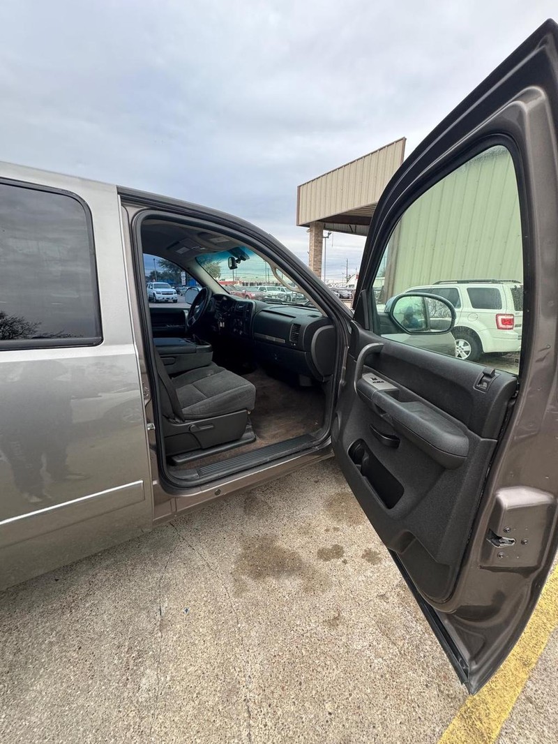 Chevrolet Silverado 1500 Vehicle Full-screen Gallery Image 09