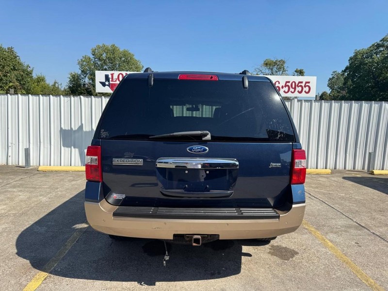 Ford Expedition Vehicle Full-screen Gallery Image 04