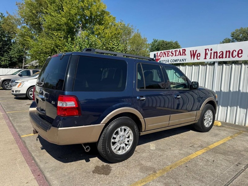 Ford Expedition Vehicle Full-screen Gallery Image 05