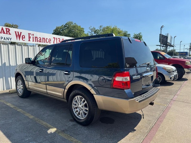 Ford Expedition Vehicle Full-screen Gallery Image 06