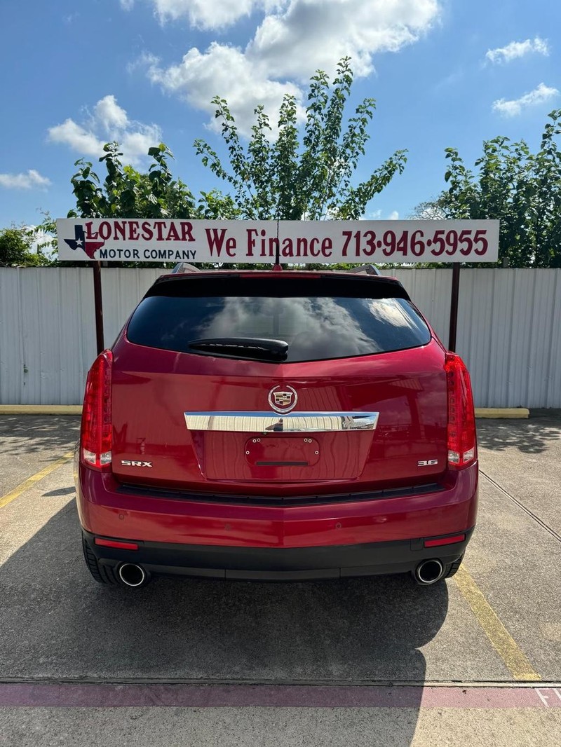 Cadillac SRX Vehicle Full-screen Gallery Image 04