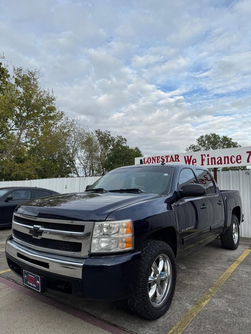 Chevrolet Silverado 1500 Vehicle Full-screen Gallery Image 02