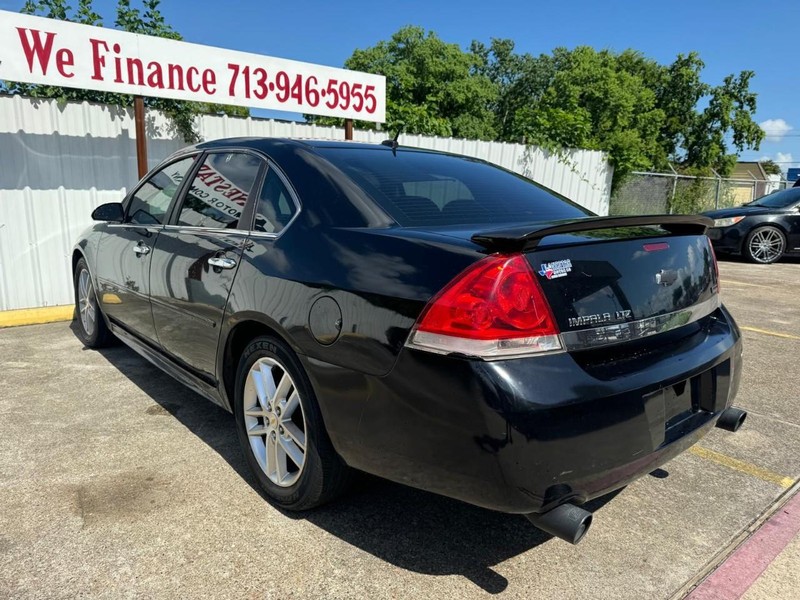 Chevrolet Impala Vehicle Full-screen Gallery Image 06