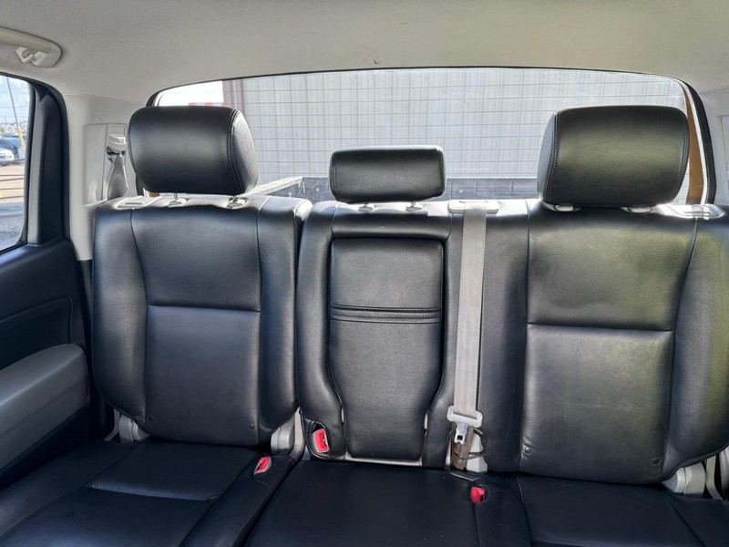 Chevrolet Impala Vehicle Full-screen Gallery Image 10