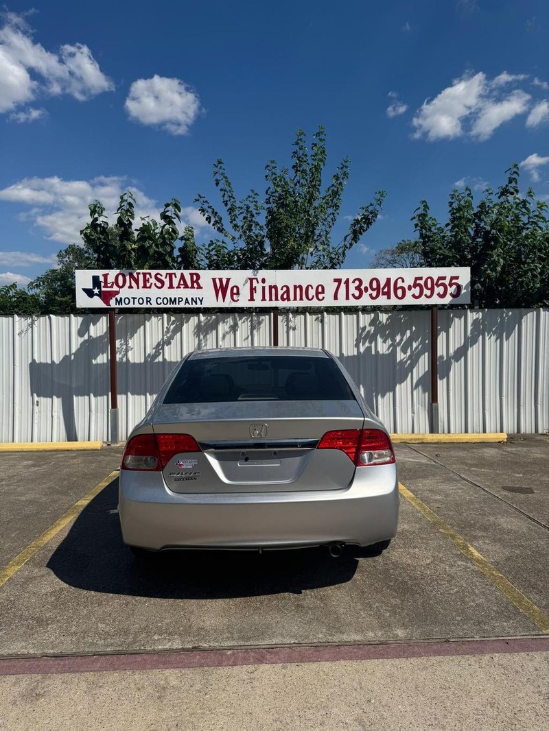 Honda Civic Sedan Vehicle Full-screen Gallery Image 04