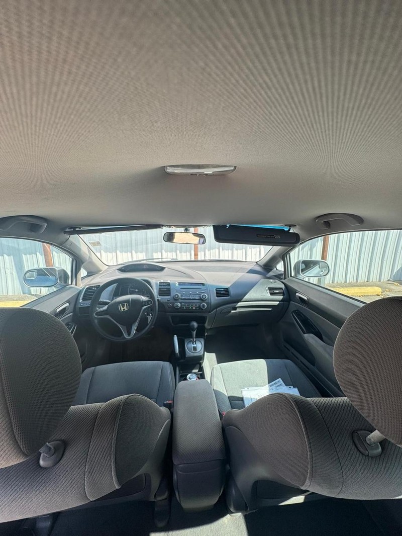 Honda Civic Sedan Vehicle Full-screen Gallery Image 09