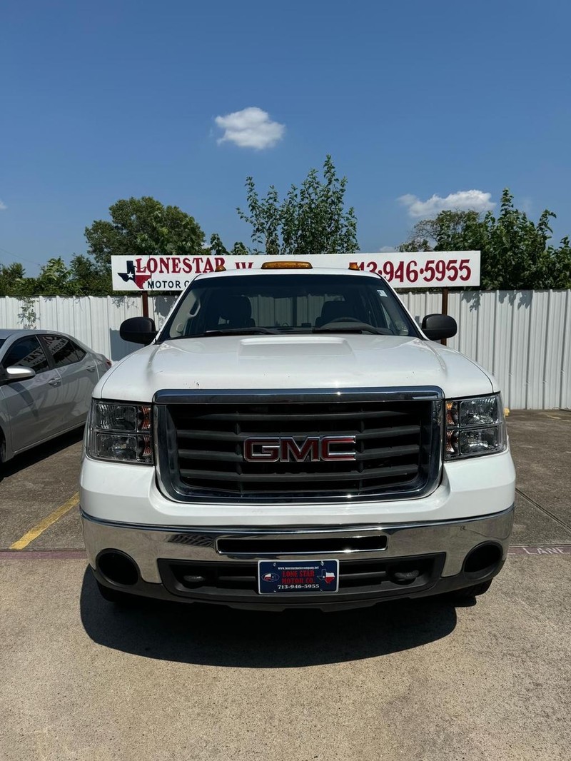 GMC Sierra 2500HD Vehicle Full-screen Gallery Image 03