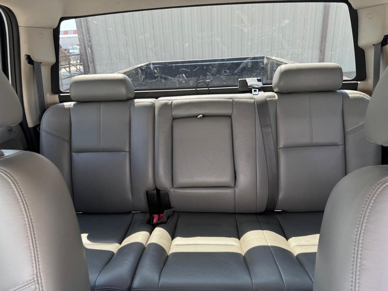 GMC Sierra 2500HD Vehicle Full-screen Gallery Image 09